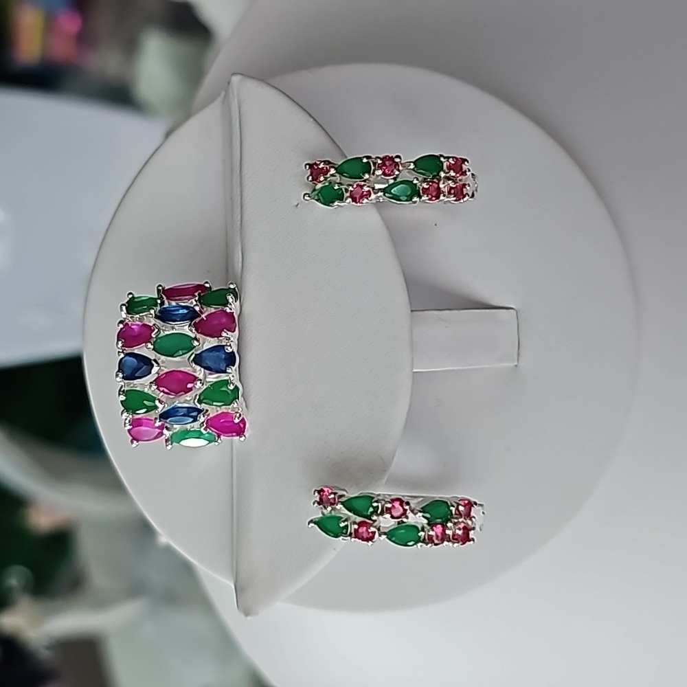 (NWT) Emerald Multi-Color Set
